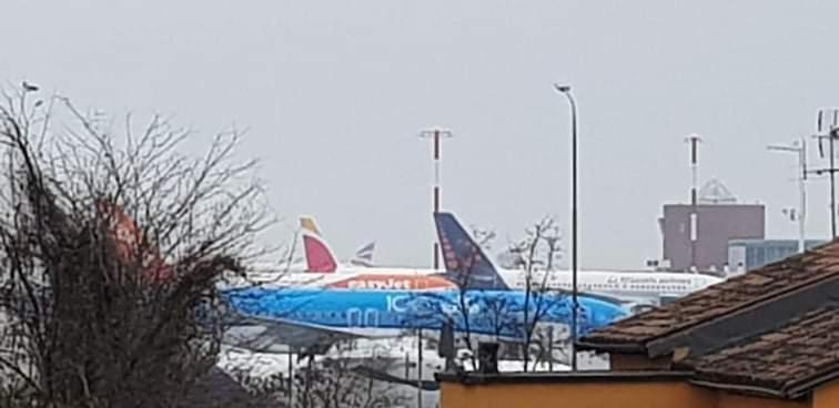 B&B "Gabriel&Melissa" Airport View - Nuova - Ristrutturato Gennaio 2022 Tessera Exterior foto